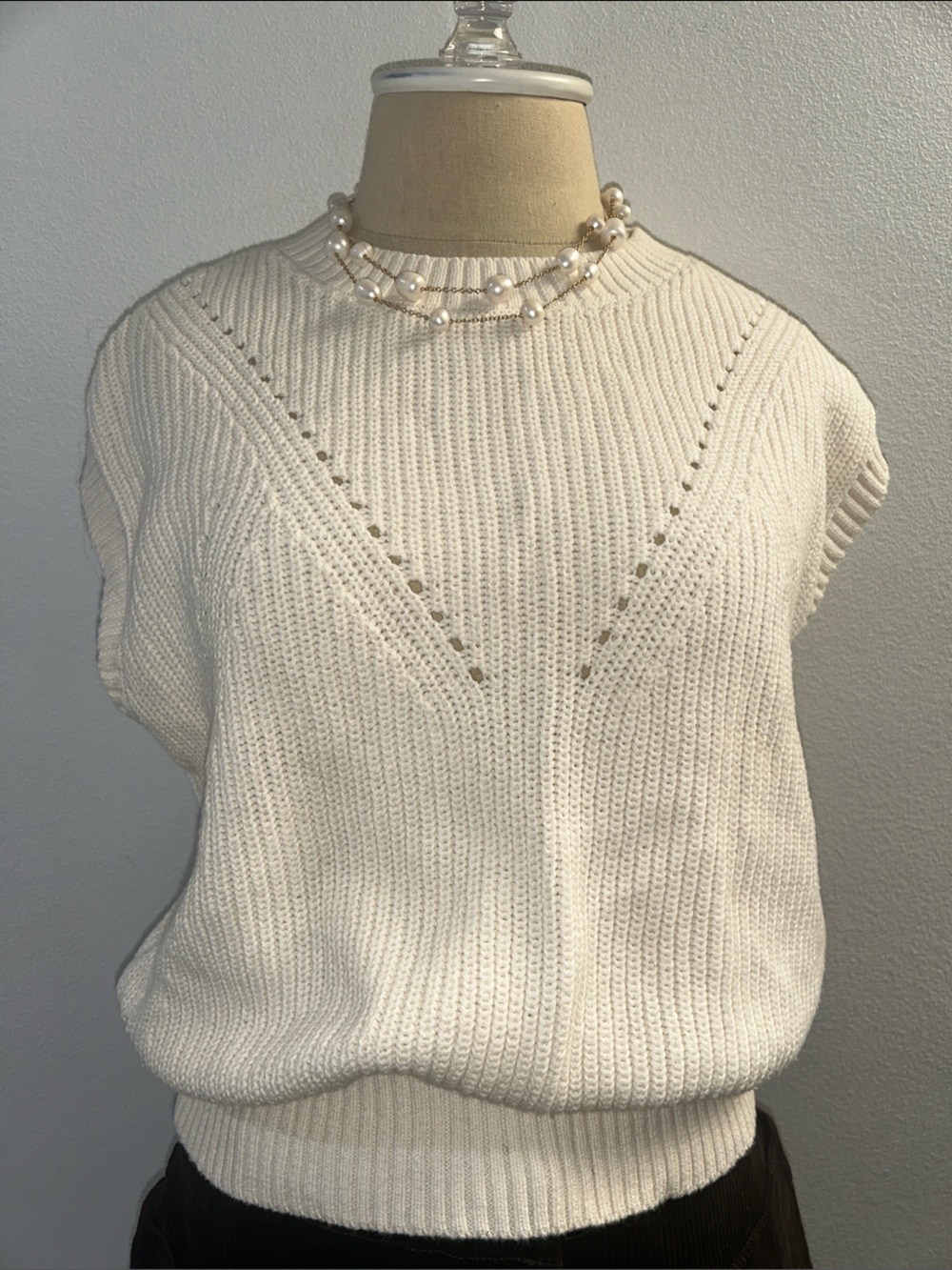 LOFT Cream Sleeveless Crewneck Knit Sweater women’s Small